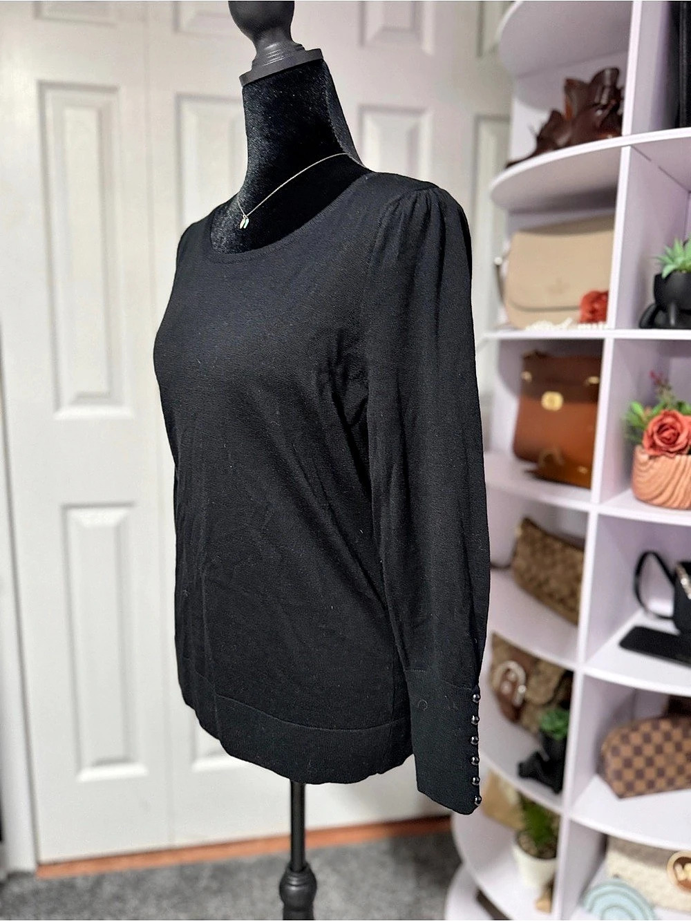 Talbots Petite 100% Merino Wool Black Sweater Medium Button Cuff Classic preppy